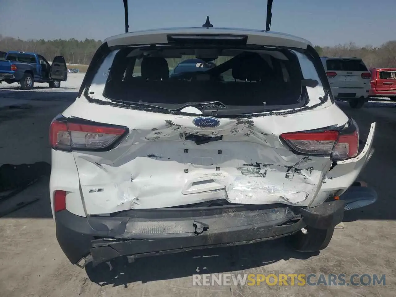 6 Photograph of a damaged car 1FMCU0G67NUA25873 FORD ESCAPE 2022