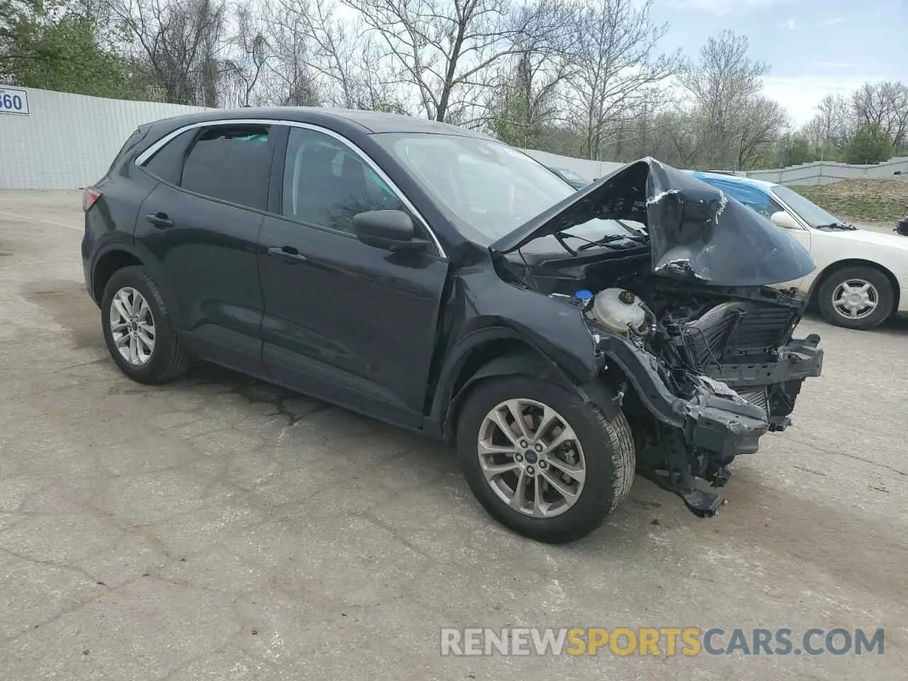 4 Photograph of a damaged car 1FMCU0G67NUA45864 FORD ESCAPE 2022
