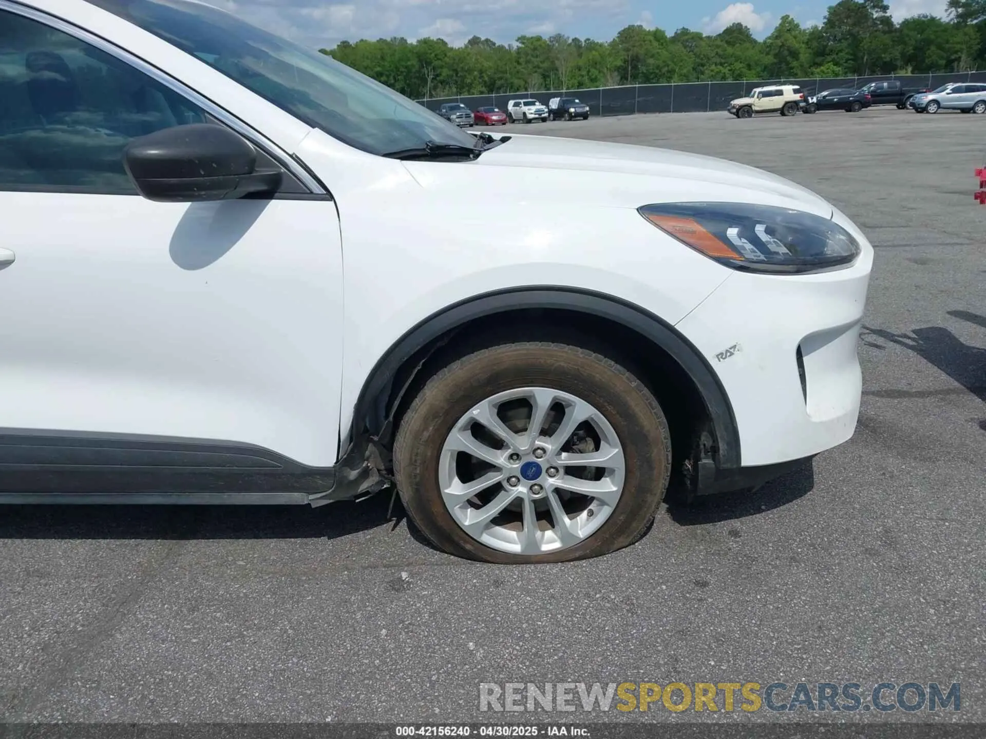 17 Photograph of a damaged car 1FMCU0G67NUA84373 FORD ESCAPE 2022