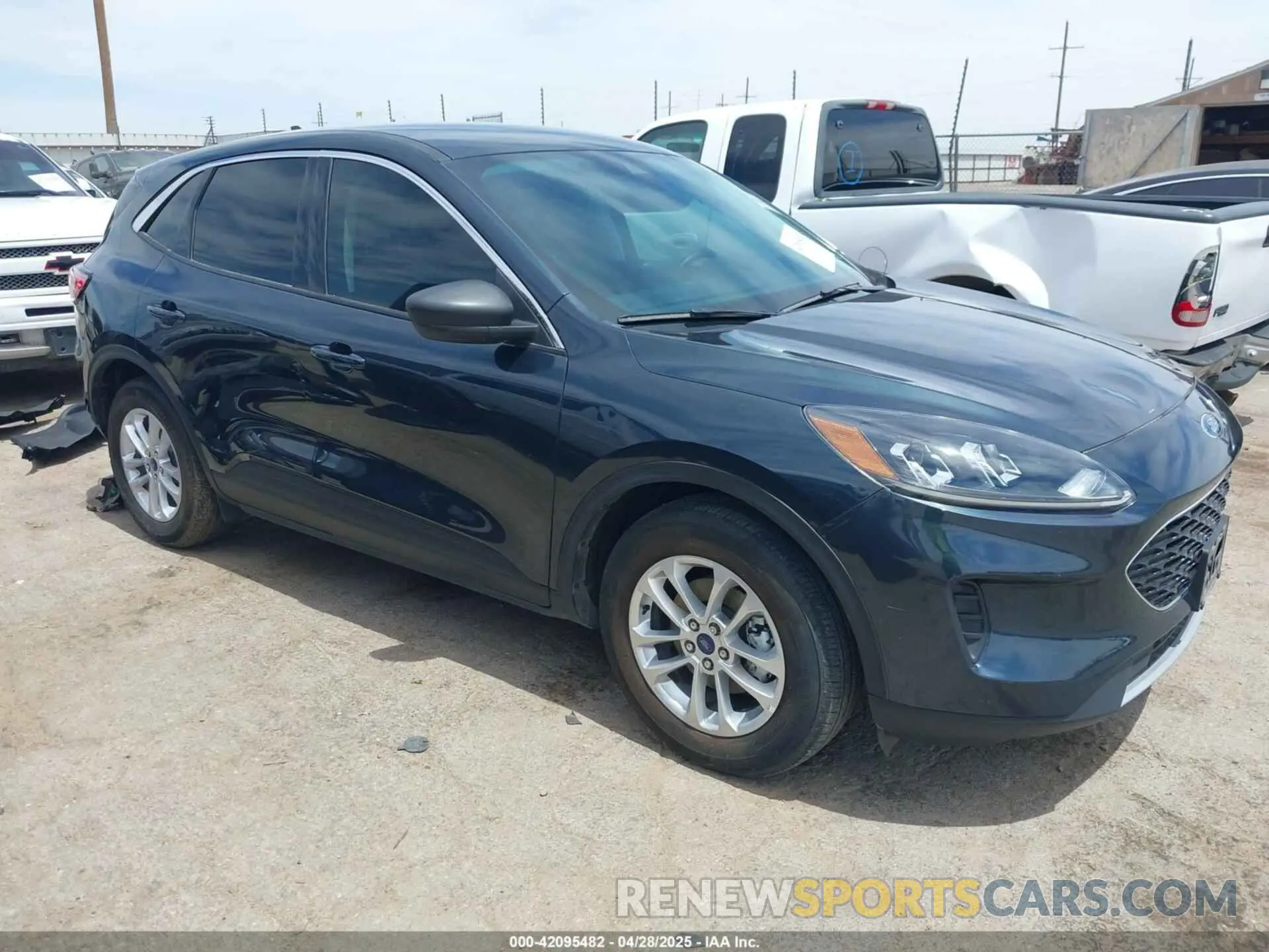 1 Photograph of a damaged car 1FMCU0G67NUB83713 FORD ESCAPE 2022