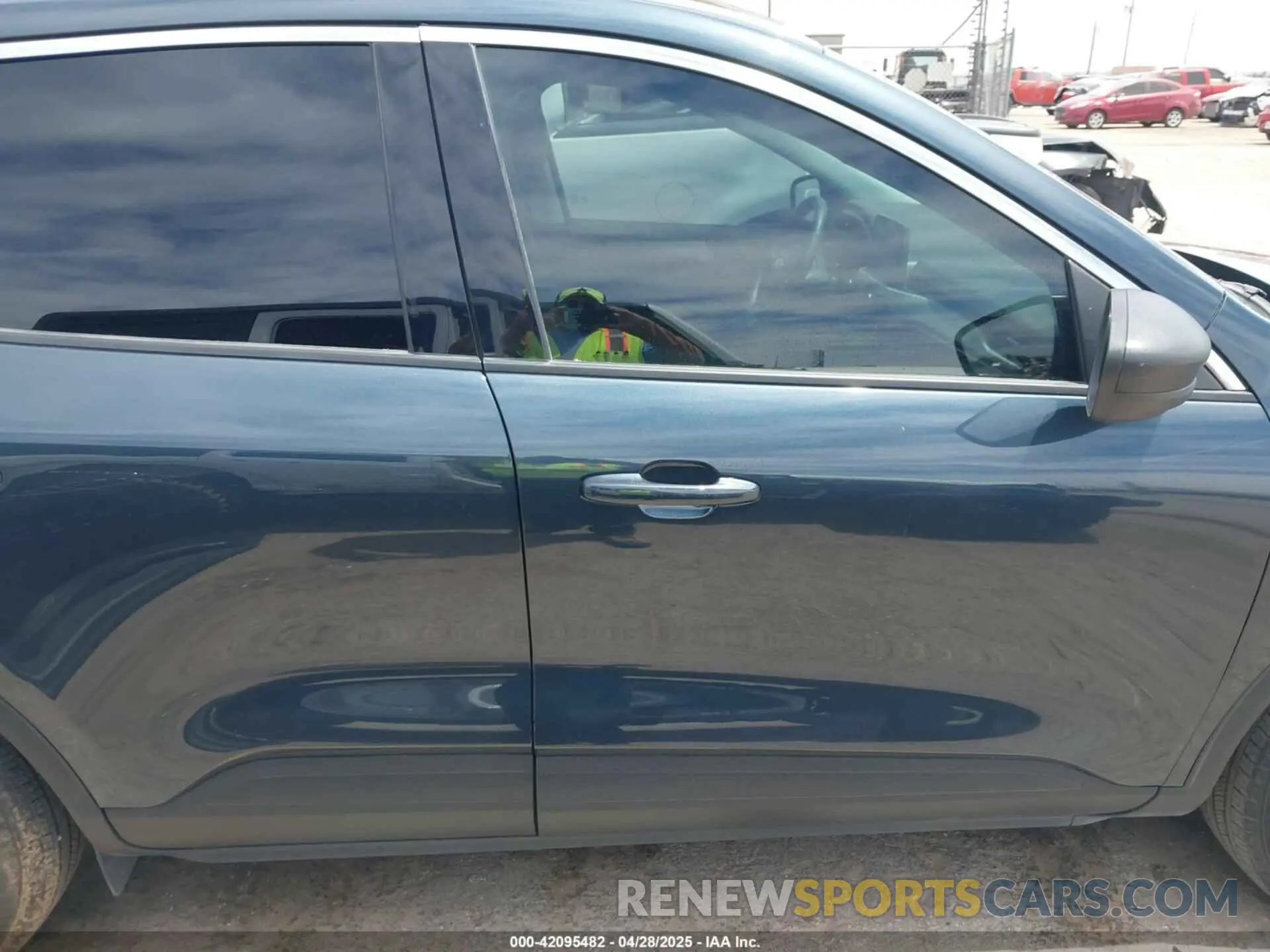 14 Photograph of a damaged car 1FMCU0G67NUB83713 FORD ESCAPE 2022