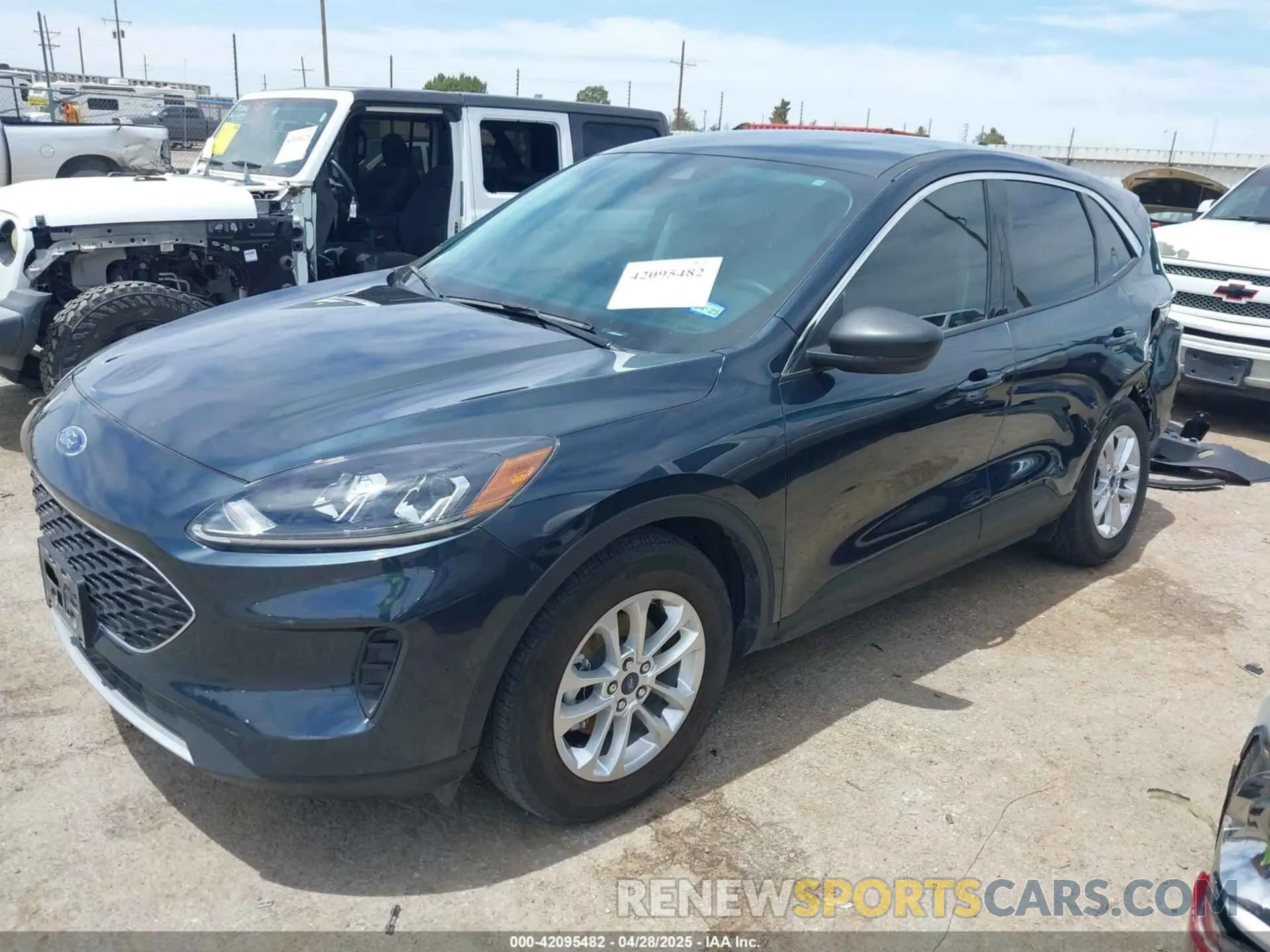 2 Photograph of a damaged car 1FMCU0G67NUB83713 FORD ESCAPE 2022
