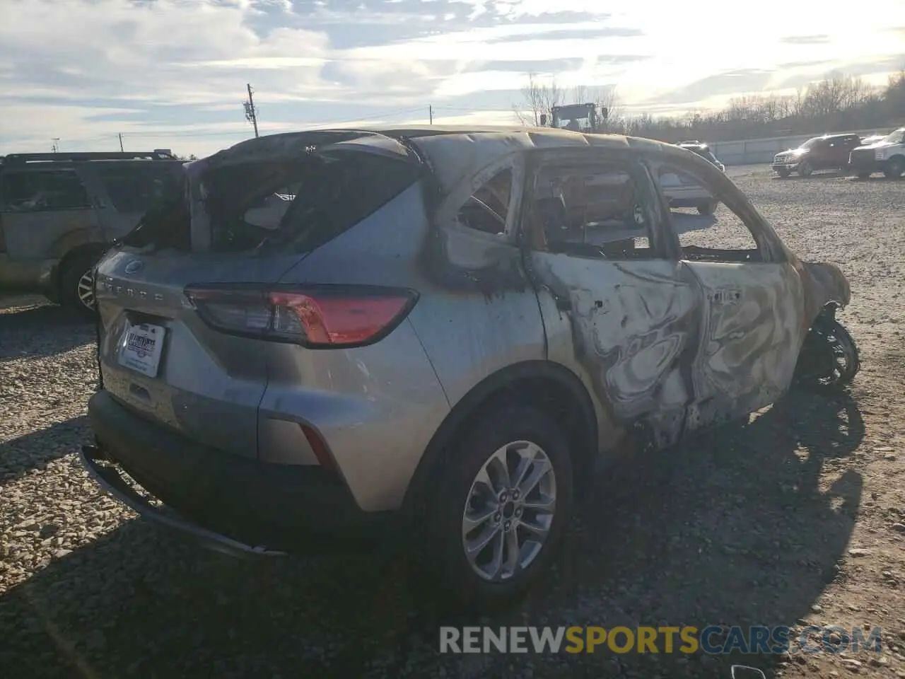 3 Photograph of a damaged car 1FMCU0G67NUB94002 FORD ESCAPE 2022
