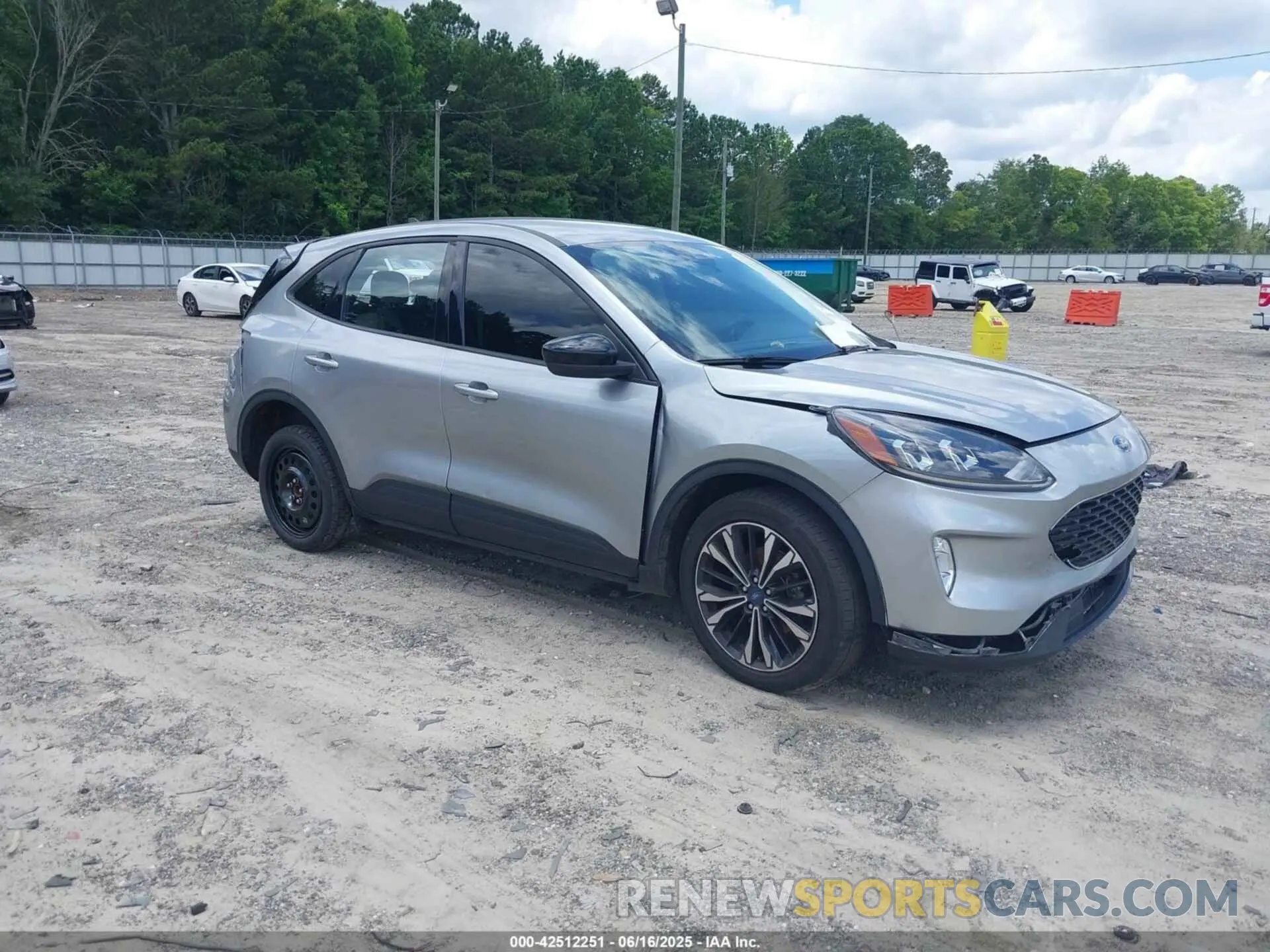 1 Photograph of a damaged car 1FMCU0G67NUC02311 FORD ESCAPE 2022