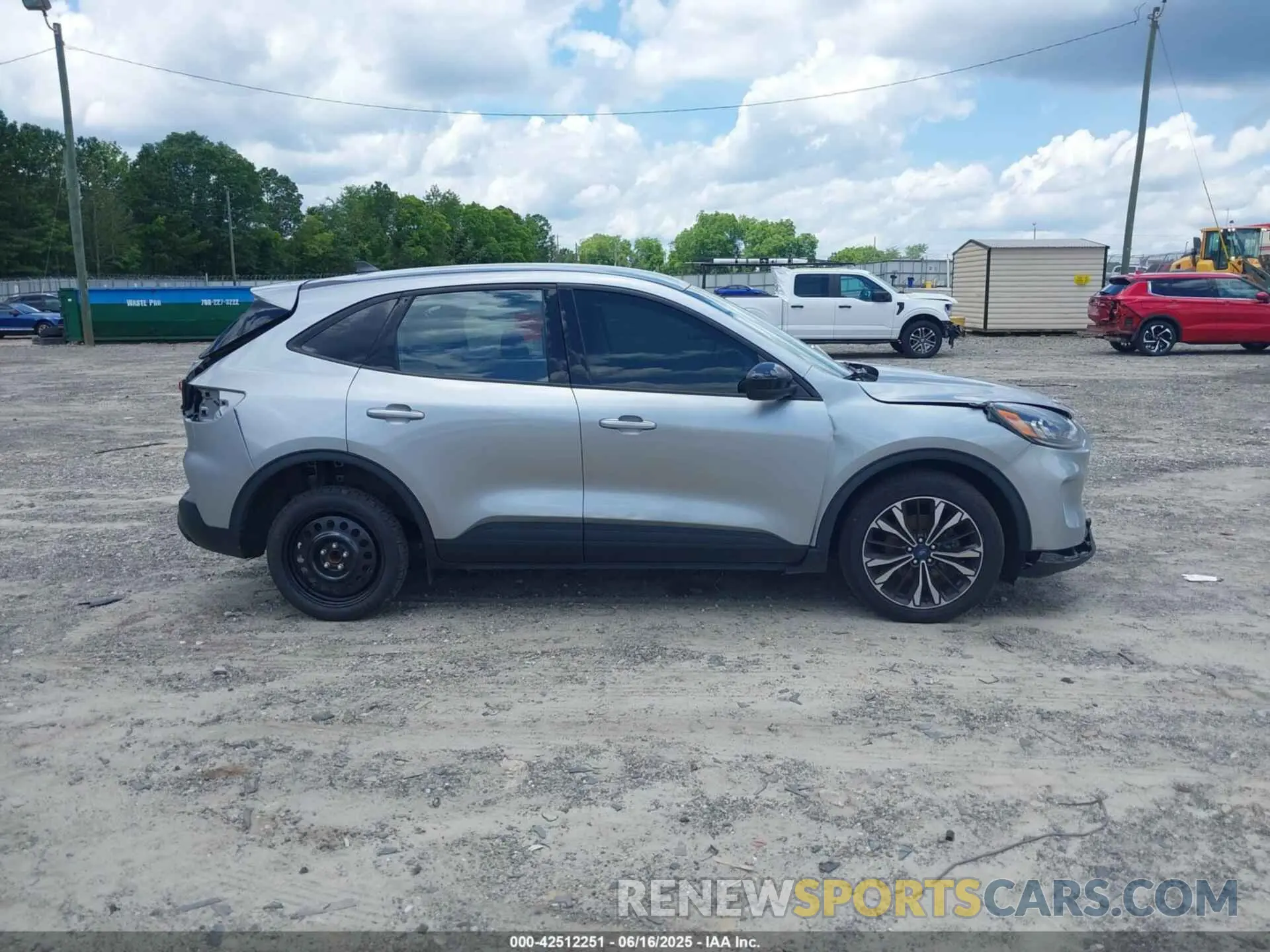 13 Photograph of a damaged car 1FMCU0G67NUC02311 FORD ESCAPE 2022