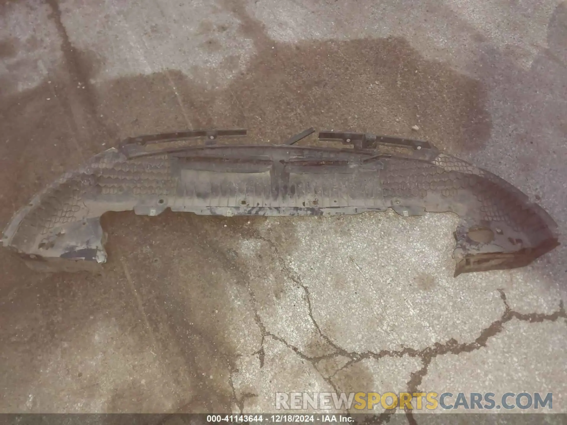 11 Photograph of a damaged car 1FMCU0G68NUA24828 FORD ESCAPE 2022