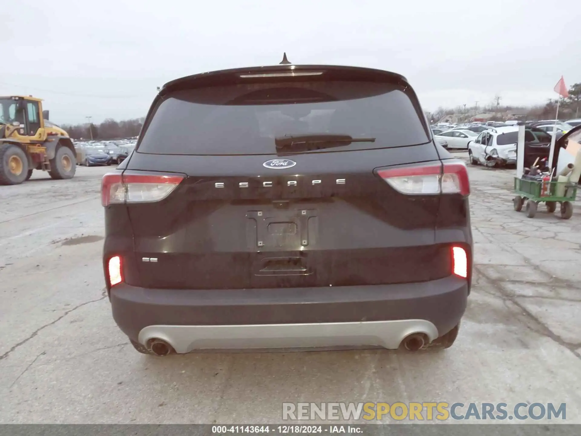 16 Photograph of a damaged car 1FMCU0G68NUA24828 FORD ESCAPE 2022