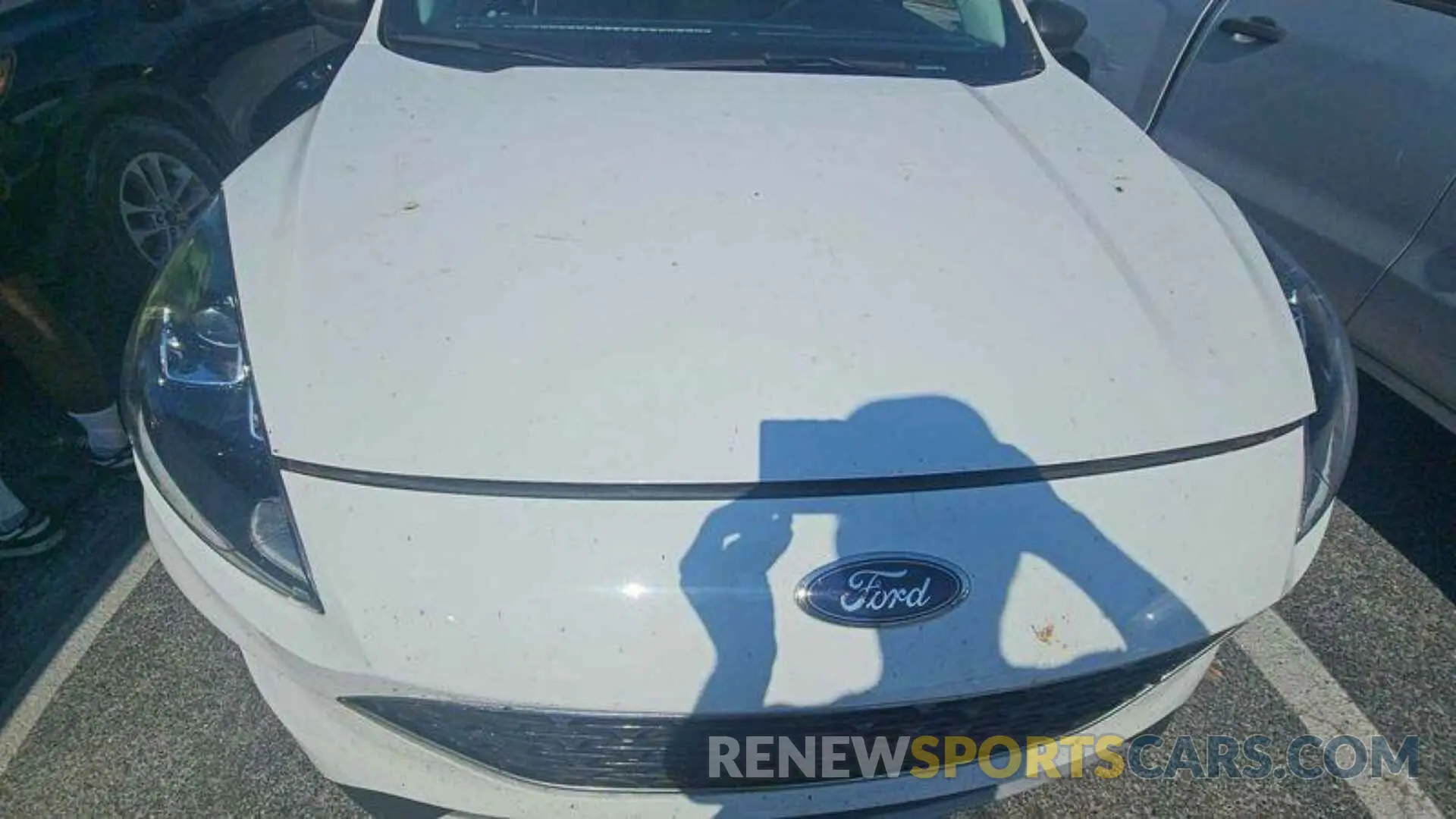 17 Photograph of a damaged car 1FMCU0G68NUA45601 FORD ESCAPE 2022