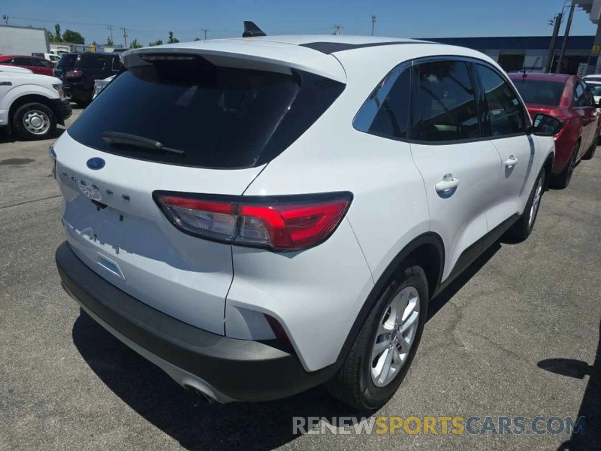 19 Photograph of a damaged car 1FMCU0G68NUA45601 FORD ESCAPE 2022