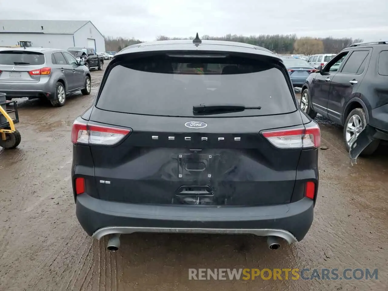 6 Photograph of a damaged car 1FMCU0G68NUA46716 FORD ESCAPE 2022