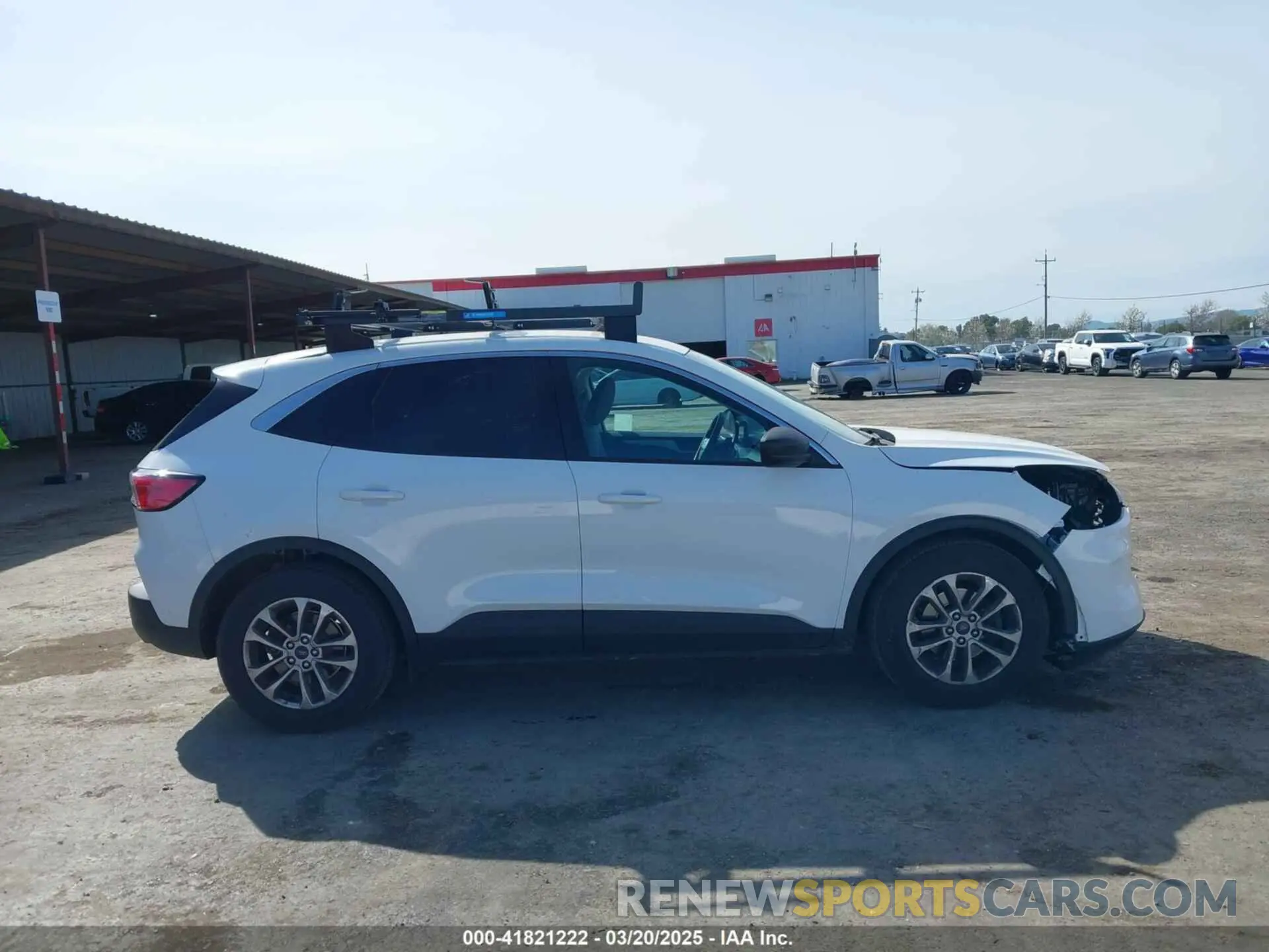 14 Photograph of a damaged car 1FMCU0G68NUA66965 FORD ESCAPE 2022