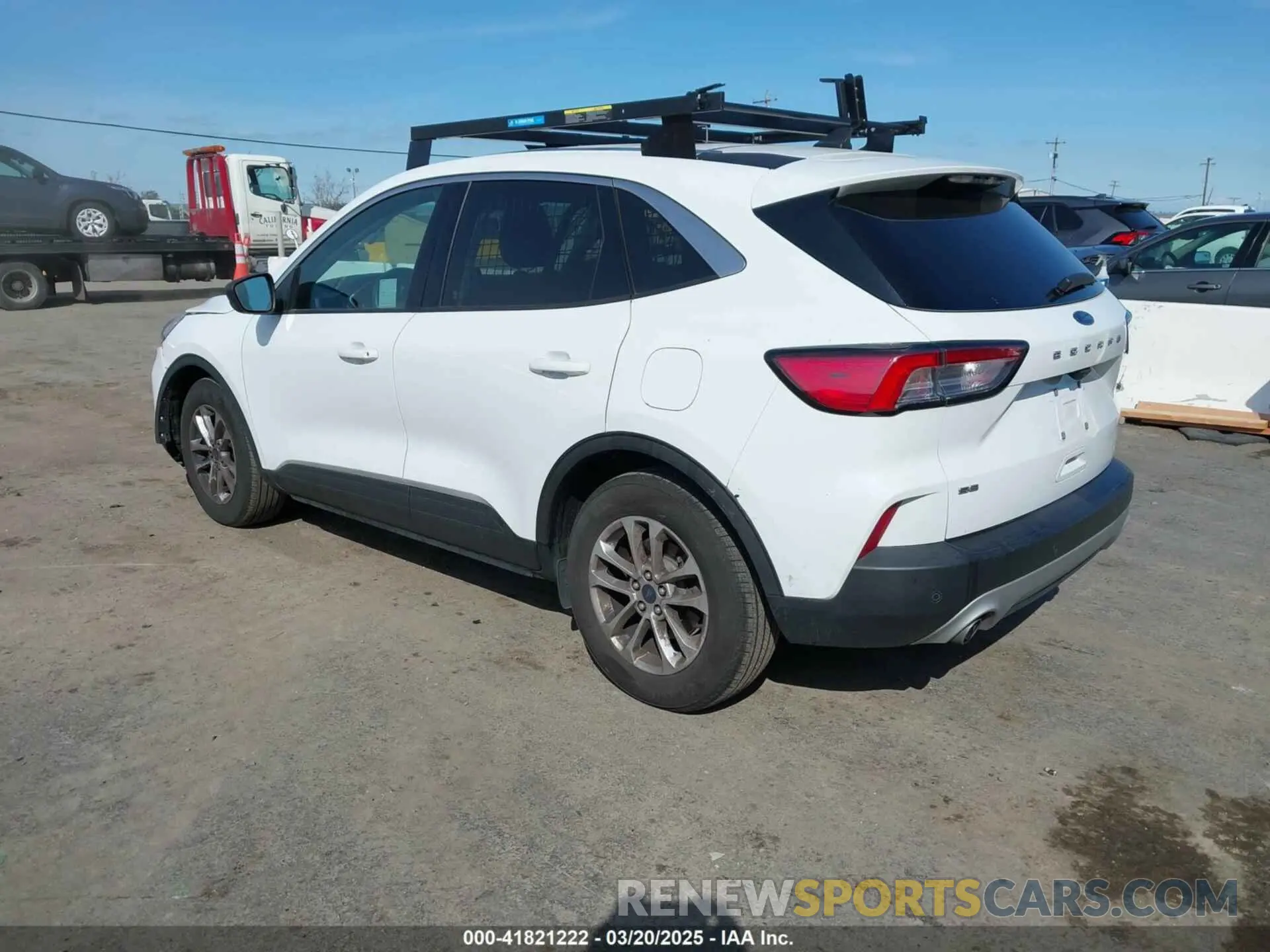 3 Photograph of a damaged car 1FMCU0G68NUA66965 FORD ESCAPE 2022
