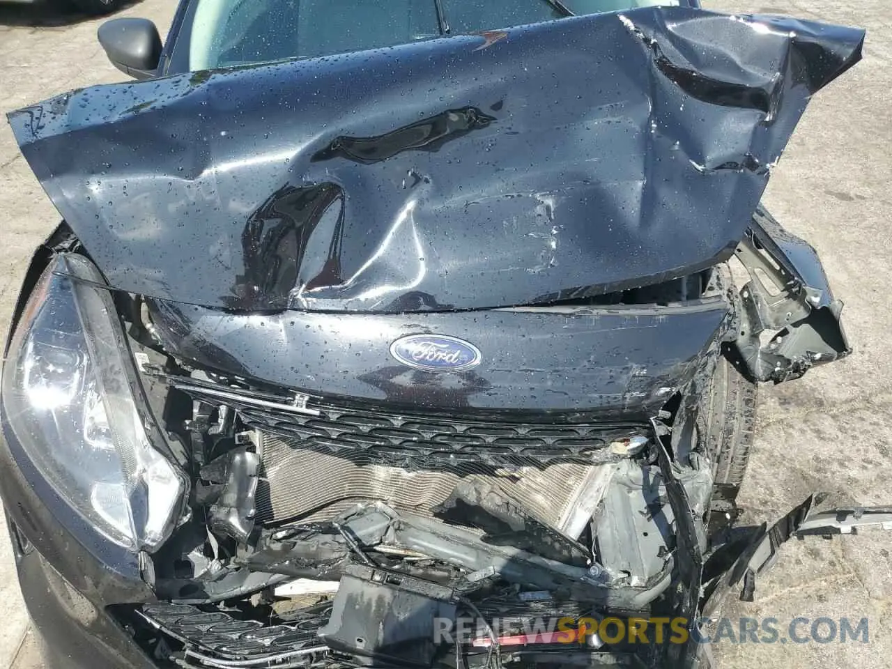 12 Photograph of a damaged car 1FMCU0G68NUA69719 FORD ESCAPE 2022
