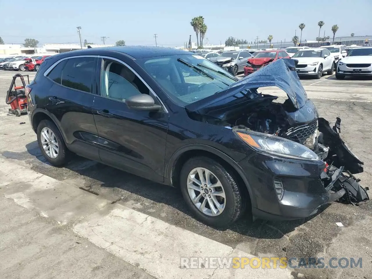 4 Photograph of a damaged car 1FMCU0G68NUA69719 FORD ESCAPE 2022