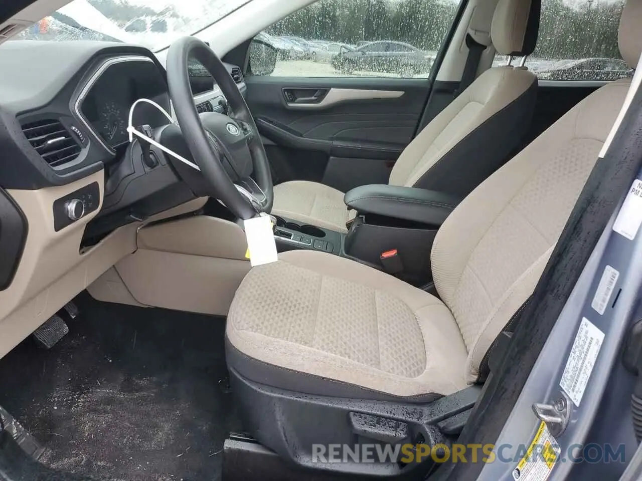 7 Photograph of a damaged car 1FMCU0G68NUB10298 FORD ESCAPE 2022