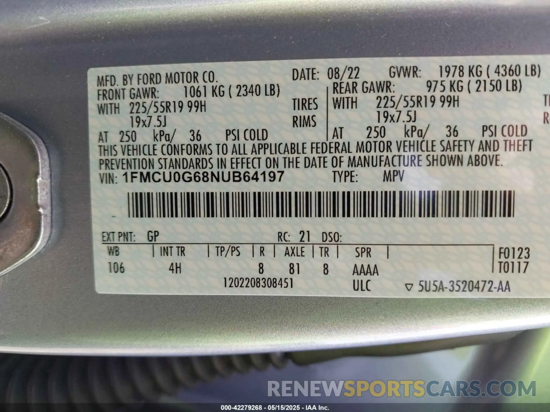 9 Photograph of a damaged car 1FMCU0G68NUB64197 FORD ESCAPE 2022