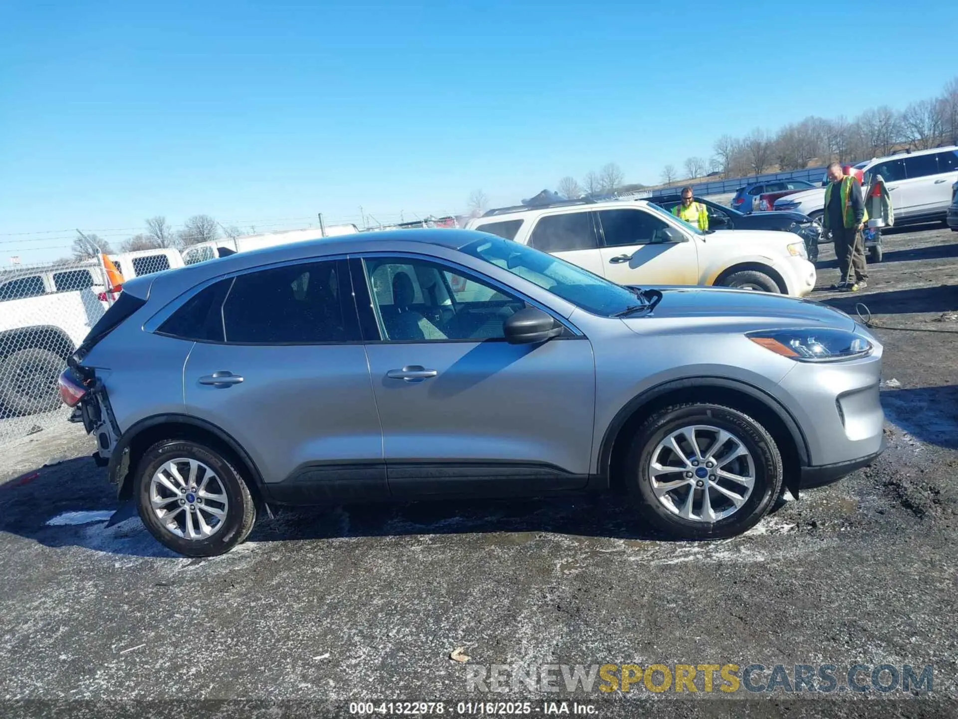 13 Photograph of a damaged car 1FMCU0G68NUB82635 FORD ESCAPE 2022