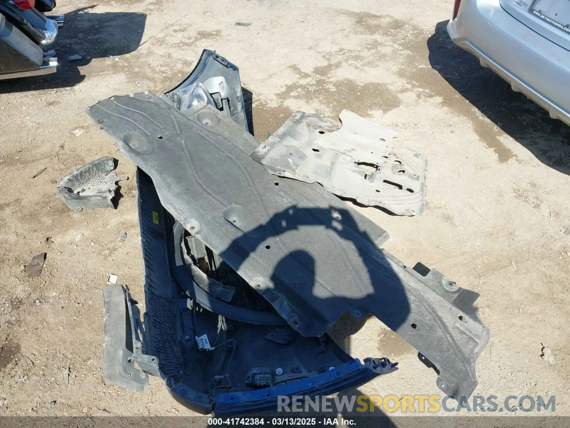 12 Photograph of a damaged car 1FMCU0G68NUB88760 FORD ESCAPE 2022