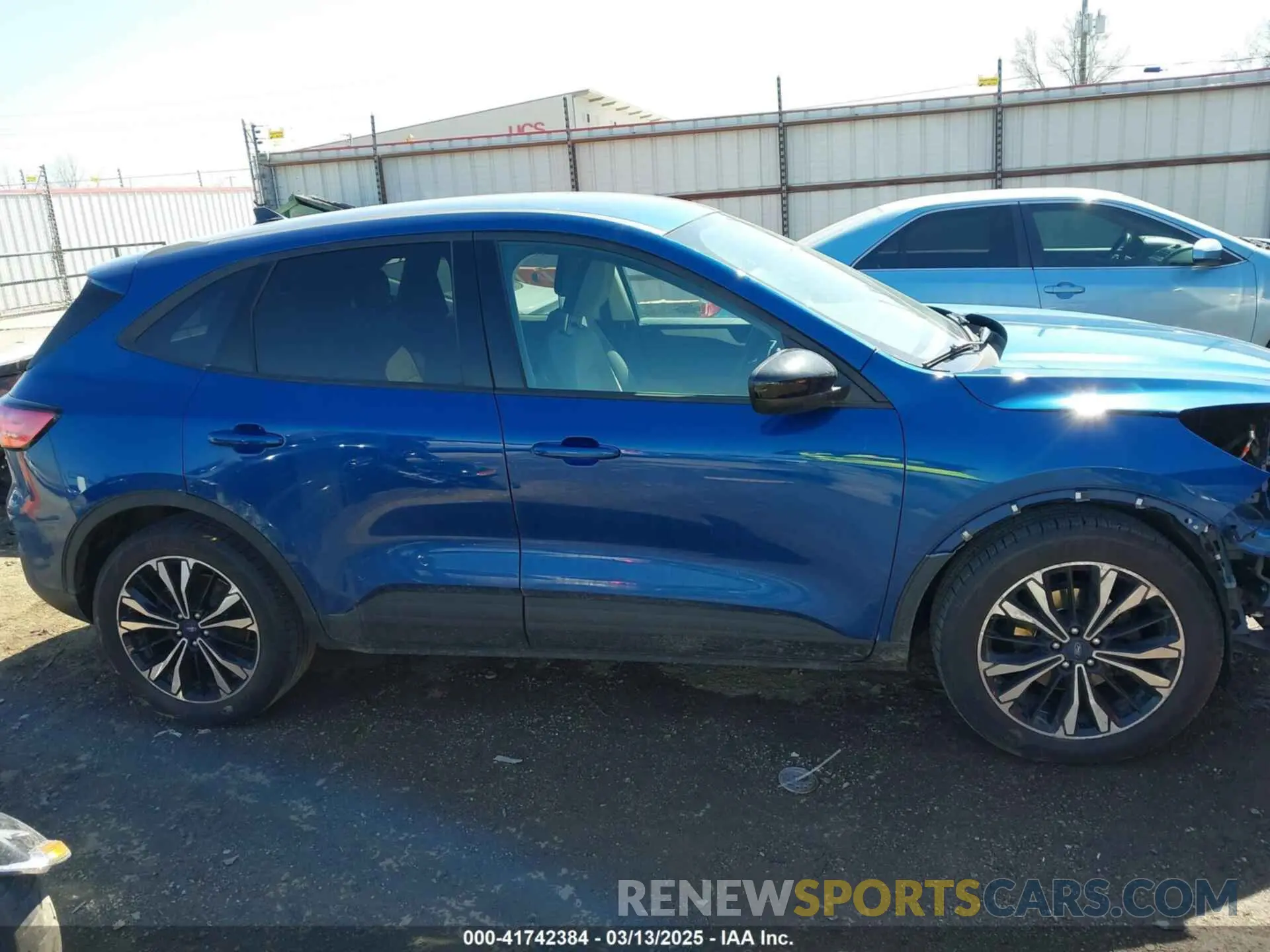 14 Photograph of a damaged car 1FMCU0G68NUB88760 FORD ESCAPE 2022