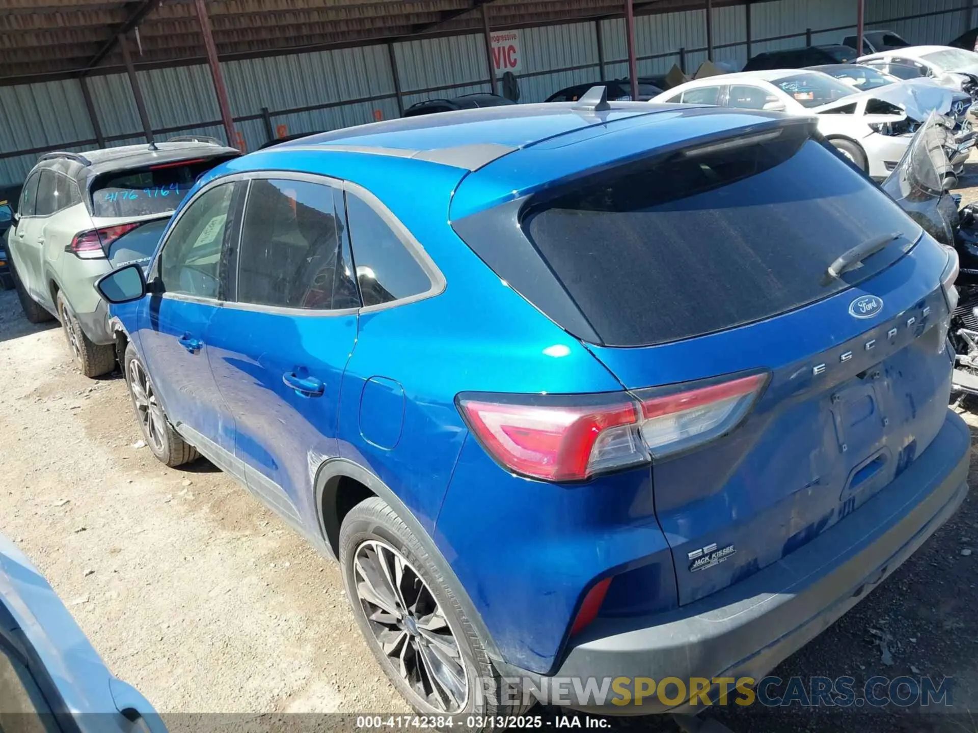 3 Photograph of a damaged car 1FMCU0G68NUB88760 FORD ESCAPE 2022