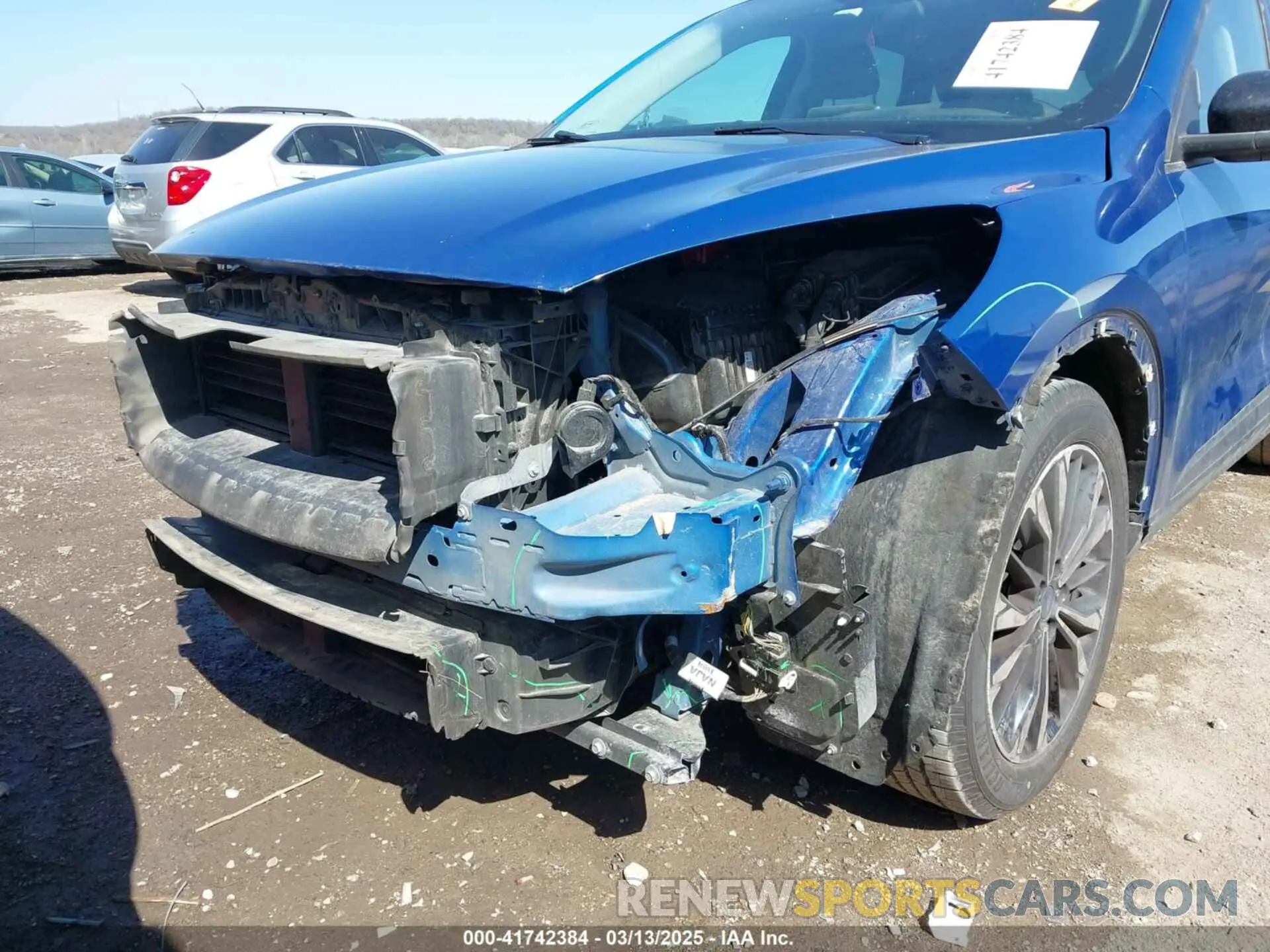 6 Photograph of a damaged car 1FMCU0G68NUB88760 FORD ESCAPE 2022