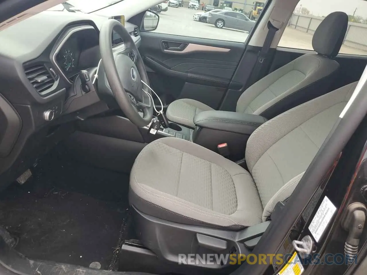7 Photograph of a damaged car 1FMCU0G69NUA37801 FORD ESCAPE 2022