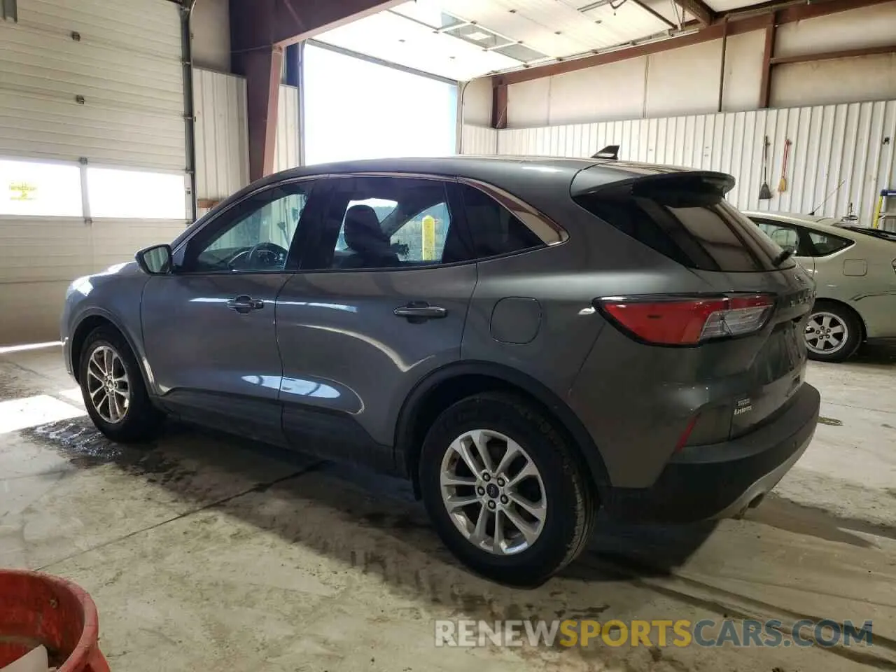 2 Photograph of a damaged car 1FMCU0G69NUA55120 FORD ESCAPE 2022