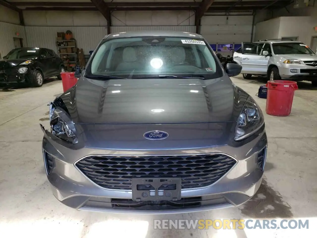 5 Photograph of a damaged car 1FMCU0G69NUA55120 FORD ESCAPE 2022
