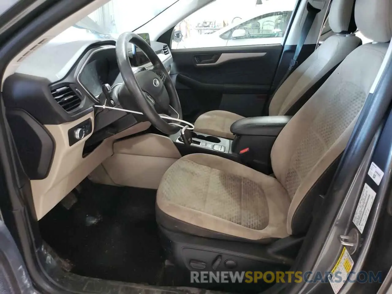 7 Photograph of a damaged car 1FMCU0G69NUA55120 FORD ESCAPE 2022
