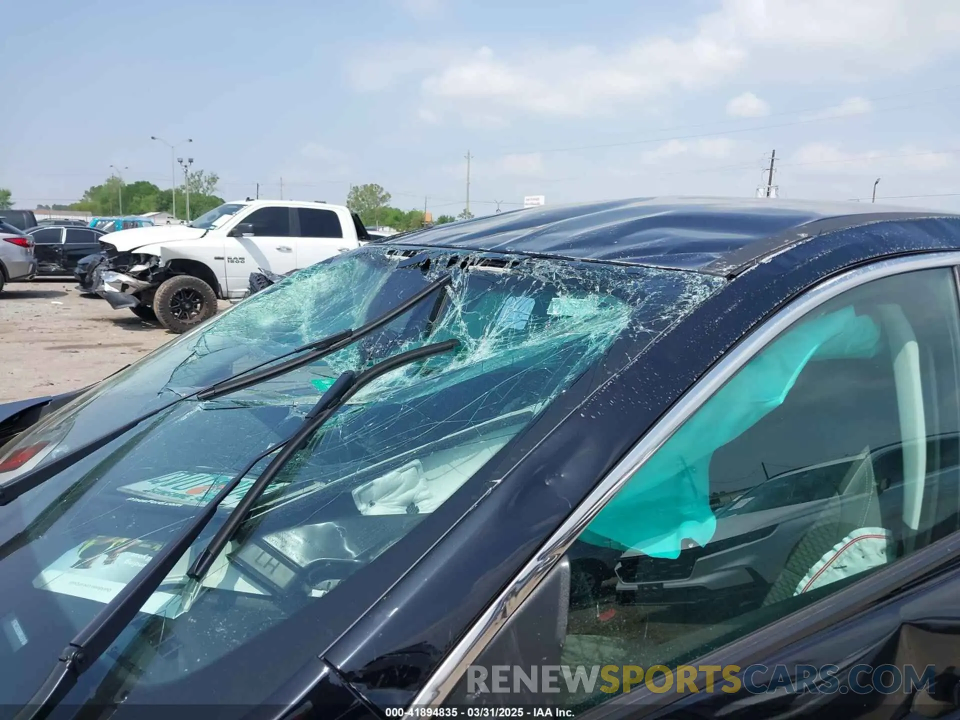 6 Photograph of a damaged car 1FMCU0G69NUA91843 FORD ESCAPE 2022
