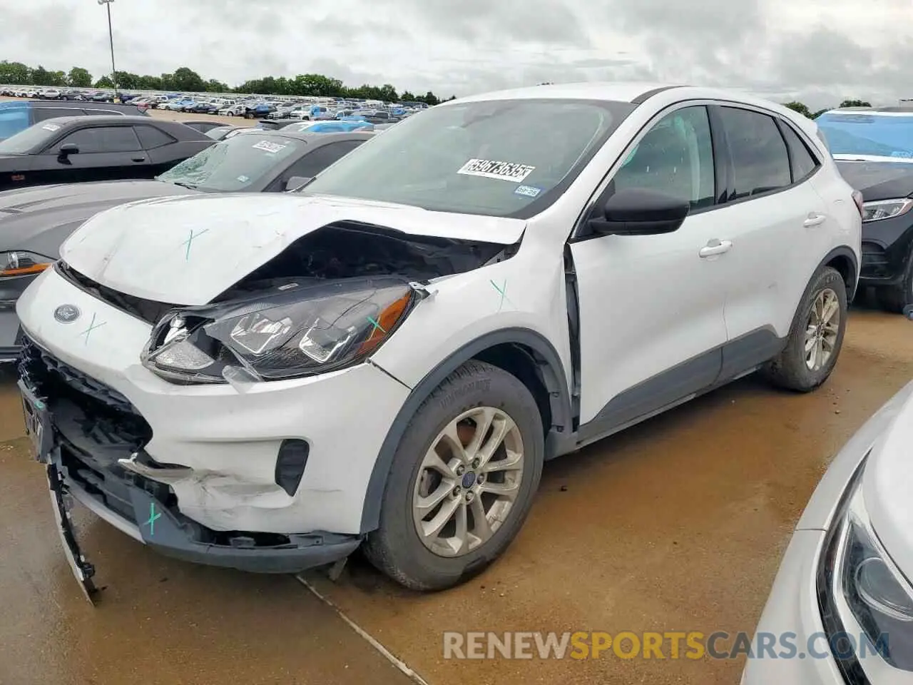 1 Photograph of a damaged car 1FMCU0G69NUB01335 FORD ESCAPE 2022