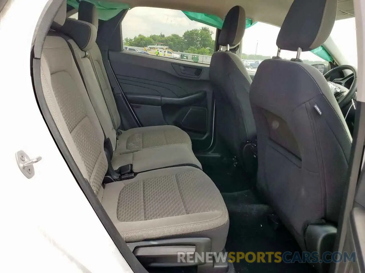 11 Photograph of a damaged car 1FMCU0G69NUB01335 FORD ESCAPE 2022