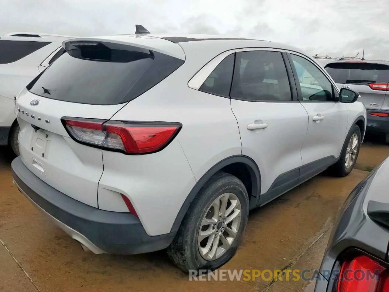 3 Photograph of a damaged car 1FMCU0G69NUB01335 FORD ESCAPE 2022