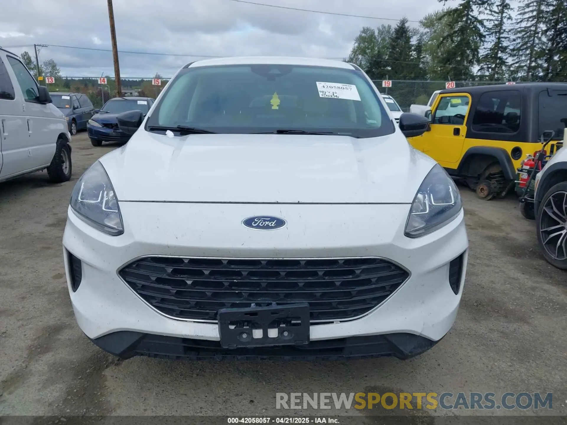 12 Photograph of a damaged car 1FMCU0G69NUB17714 FORD ESCAPE 2022