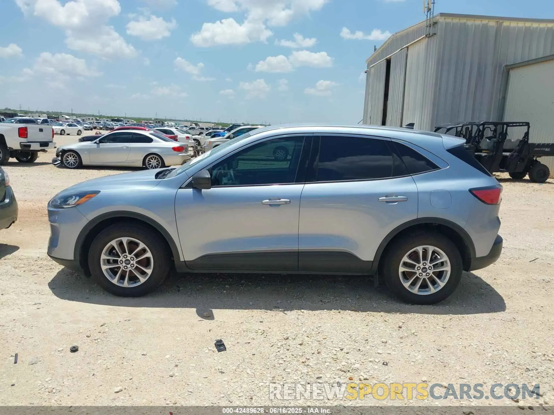 14 Photograph of a damaged car 1FMCU0G69NUB30947 FORD ESCAPE 2022