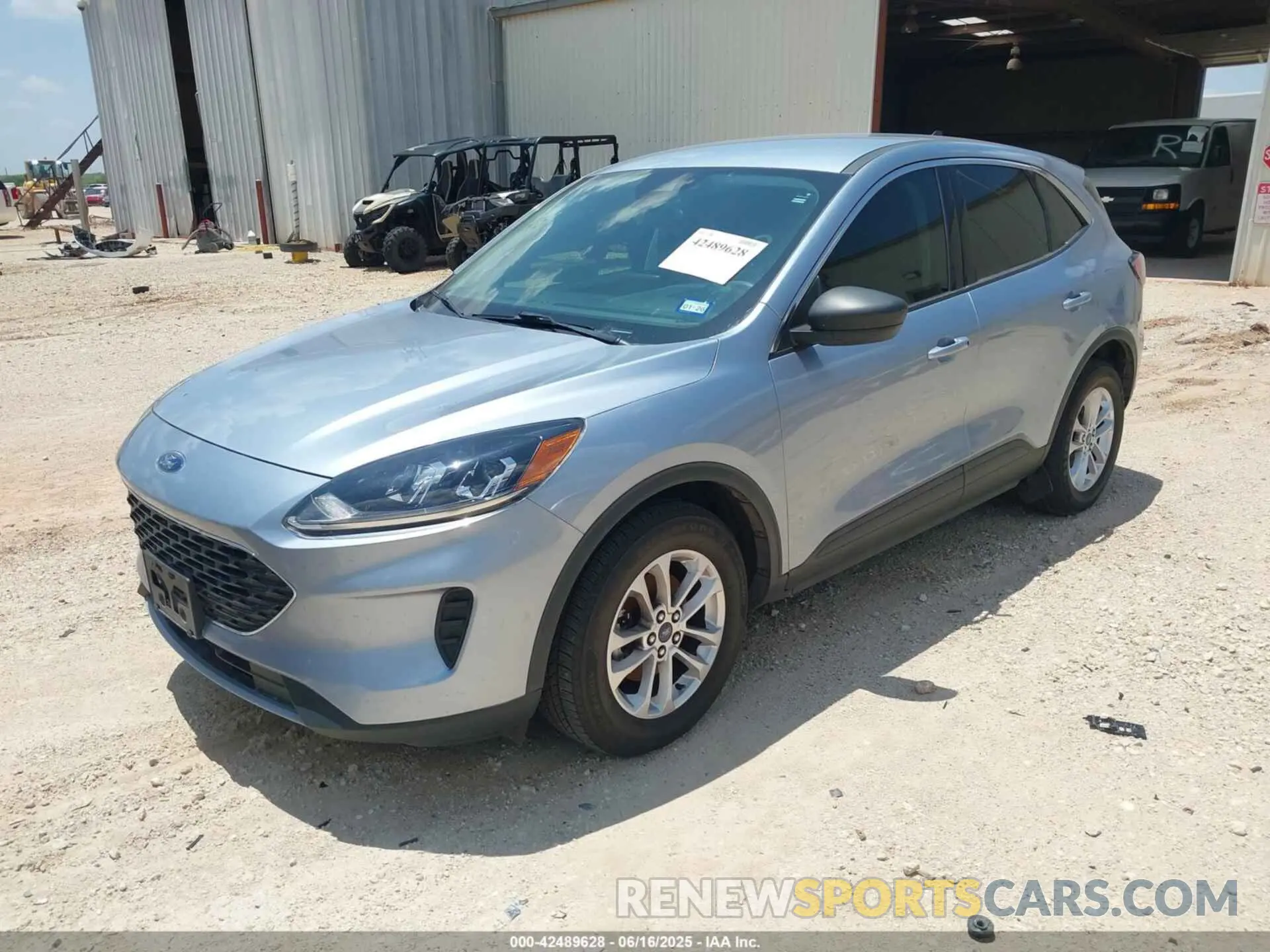 2 Photograph of a damaged car 1FMCU0G69NUB30947 FORD ESCAPE 2022