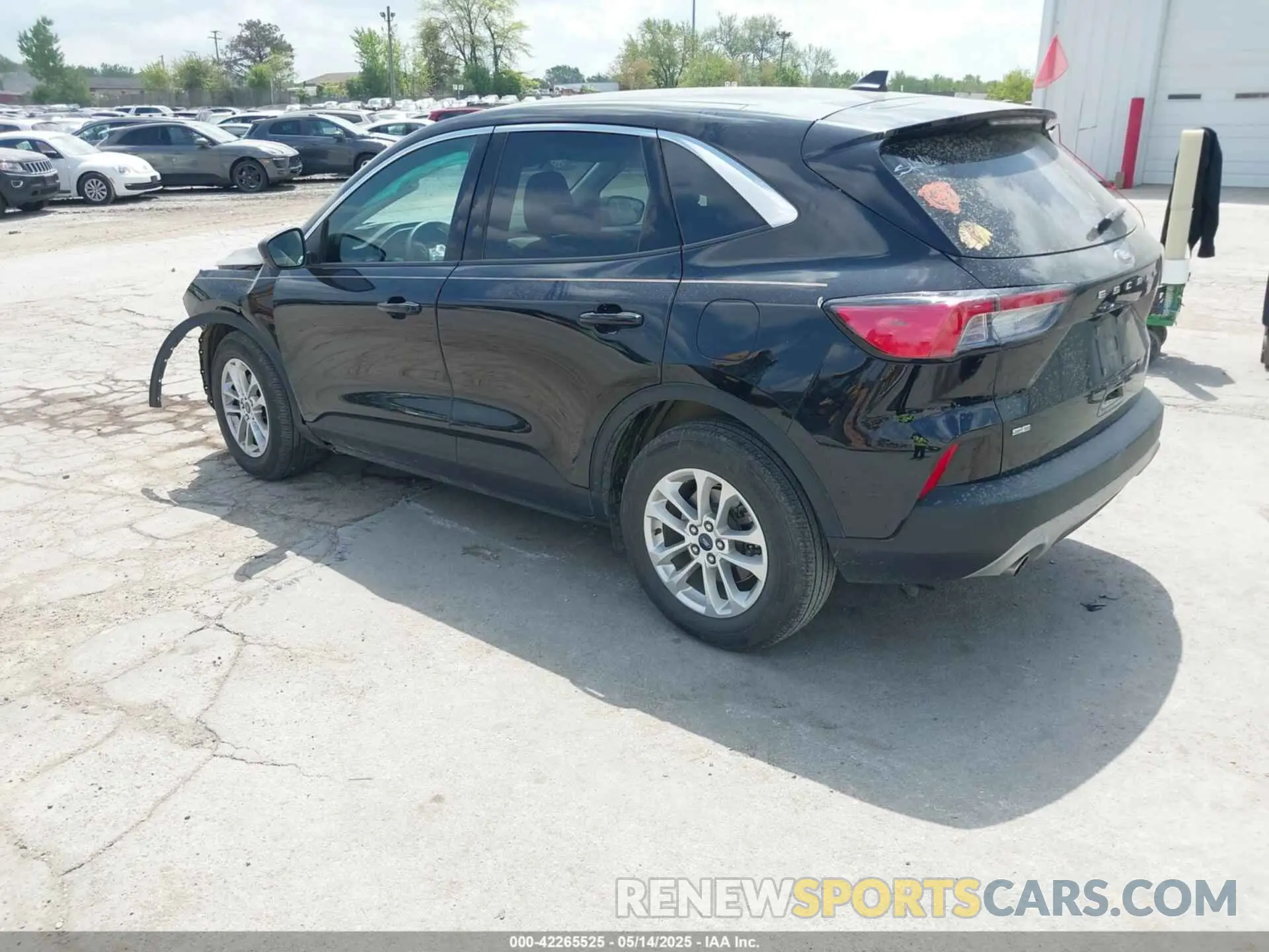 3 Photograph of a damaged car 1FMCU0G69NUB35565 FORD ESCAPE 2022