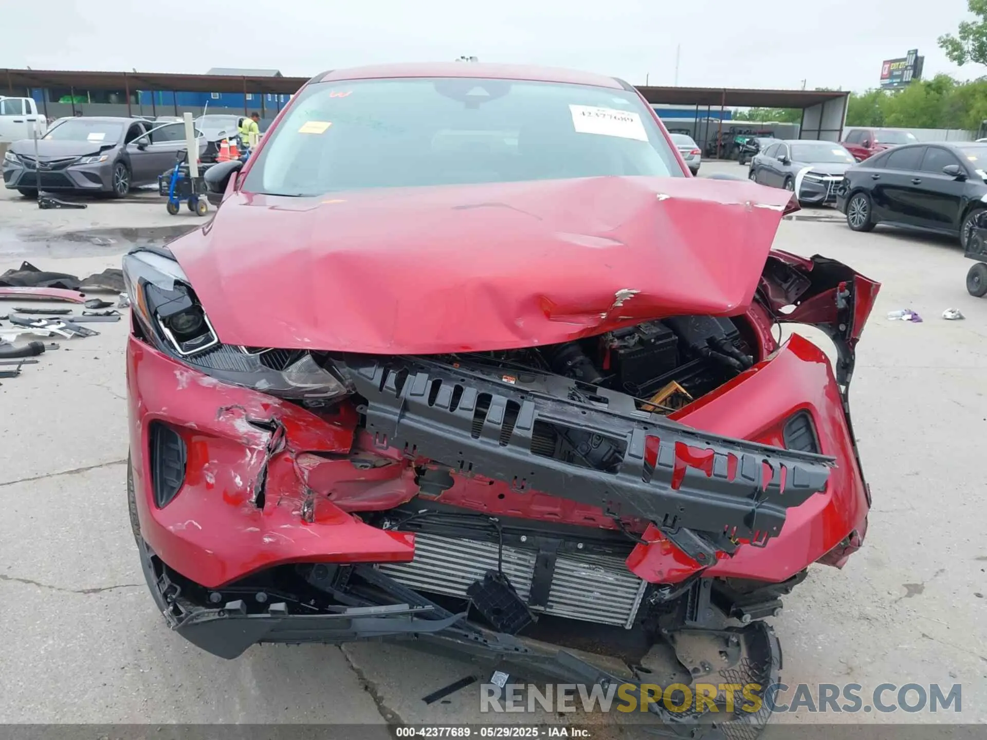 13 Photograph of a damaged car 1FMCU0G69NUB38210 FORD ESCAPE 2022