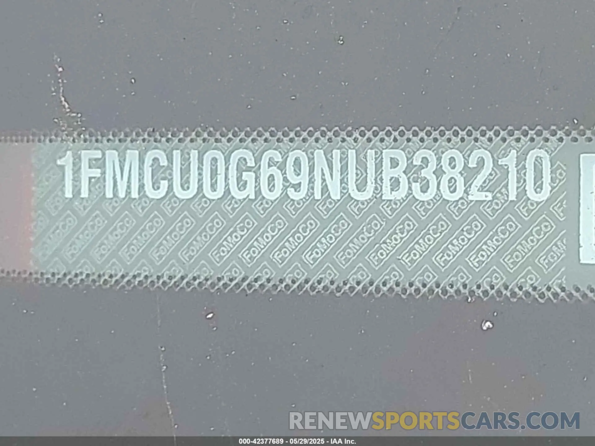 18 Photograph of a damaged car 1FMCU0G69NUB38210 FORD ESCAPE 2022