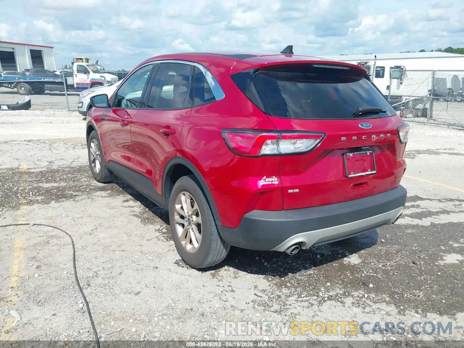3 Photograph of a damaged car 1FMCU0G69NUB54973 FORD ESCAPE 2022
