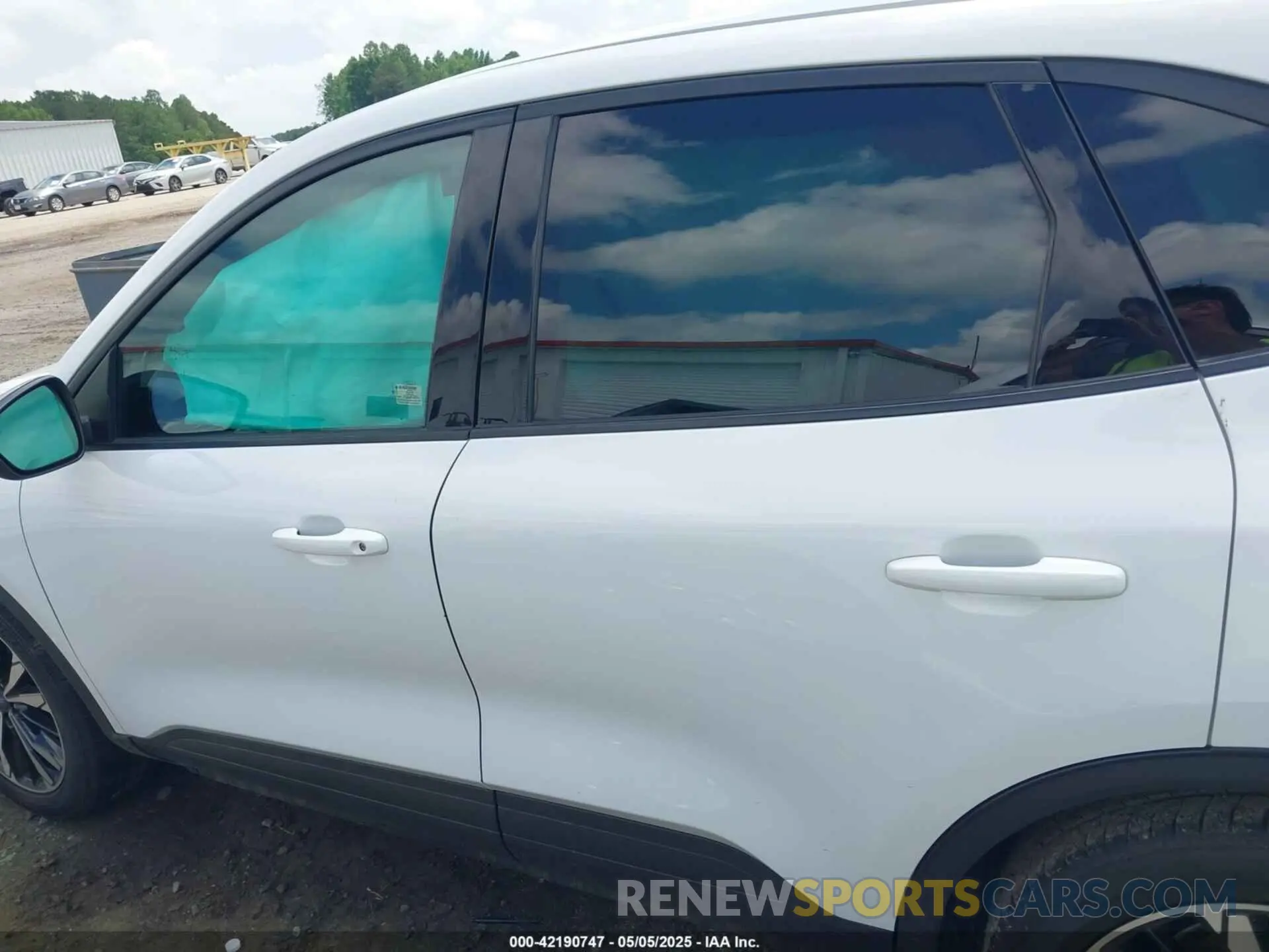 14 Photograph of a damaged car 1FMCU0G69NUB93014 FORD ESCAPE 2022