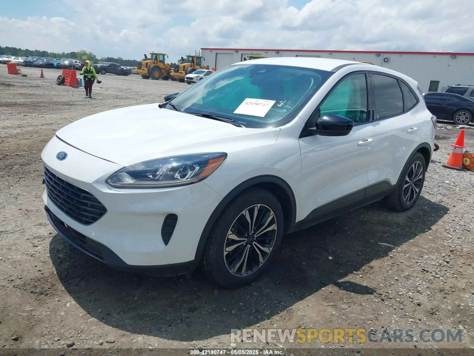 2 Photograph of a damaged car 1FMCU0G69NUB93014 FORD ESCAPE 2022