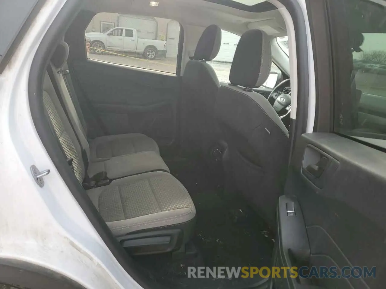 11 Photograph of a damaged car 1FMCU0G6XNUA05231 FORD ESCAPE 2022