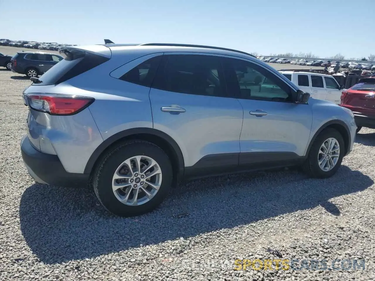 3 Photograph of a damaged car 1FMCU0G6XNUA10140 FORD ESCAPE 2022