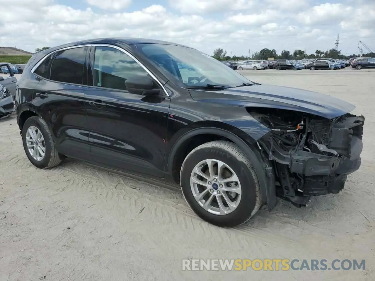 4 Photograph of a damaged car 1FMCU0G6XNUA45857 FORD ESCAPE 2022