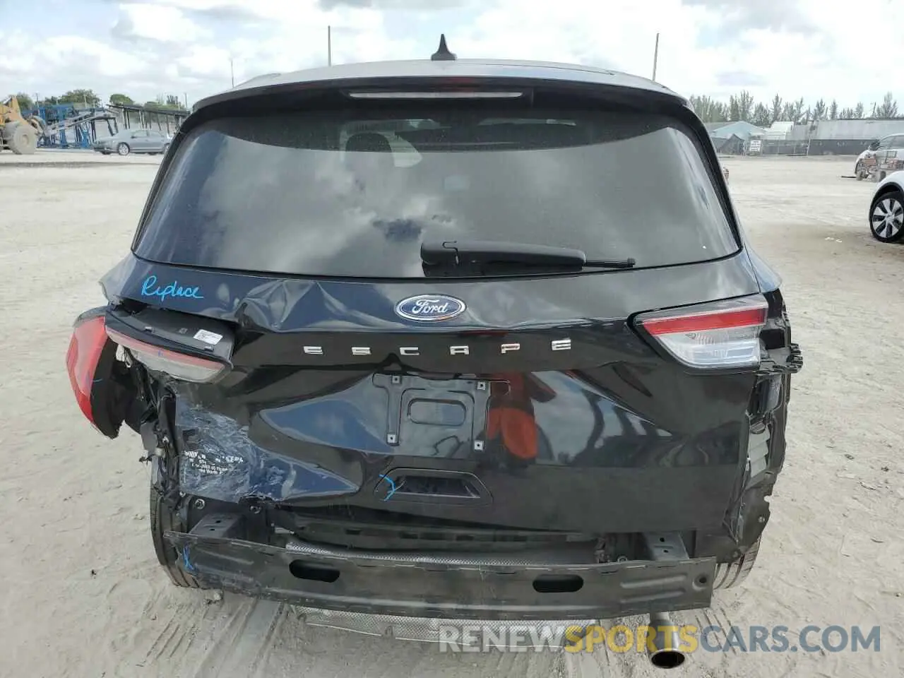 6 Photograph of a damaged car 1FMCU0G6XNUA45857 FORD ESCAPE 2022