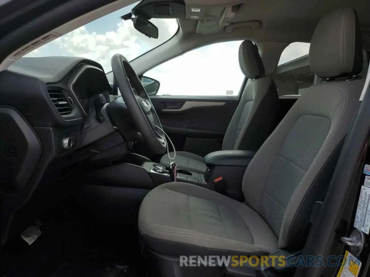 7 Photograph of a damaged car 1FMCU0G6XNUA45857 FORD ESCAPE 2022