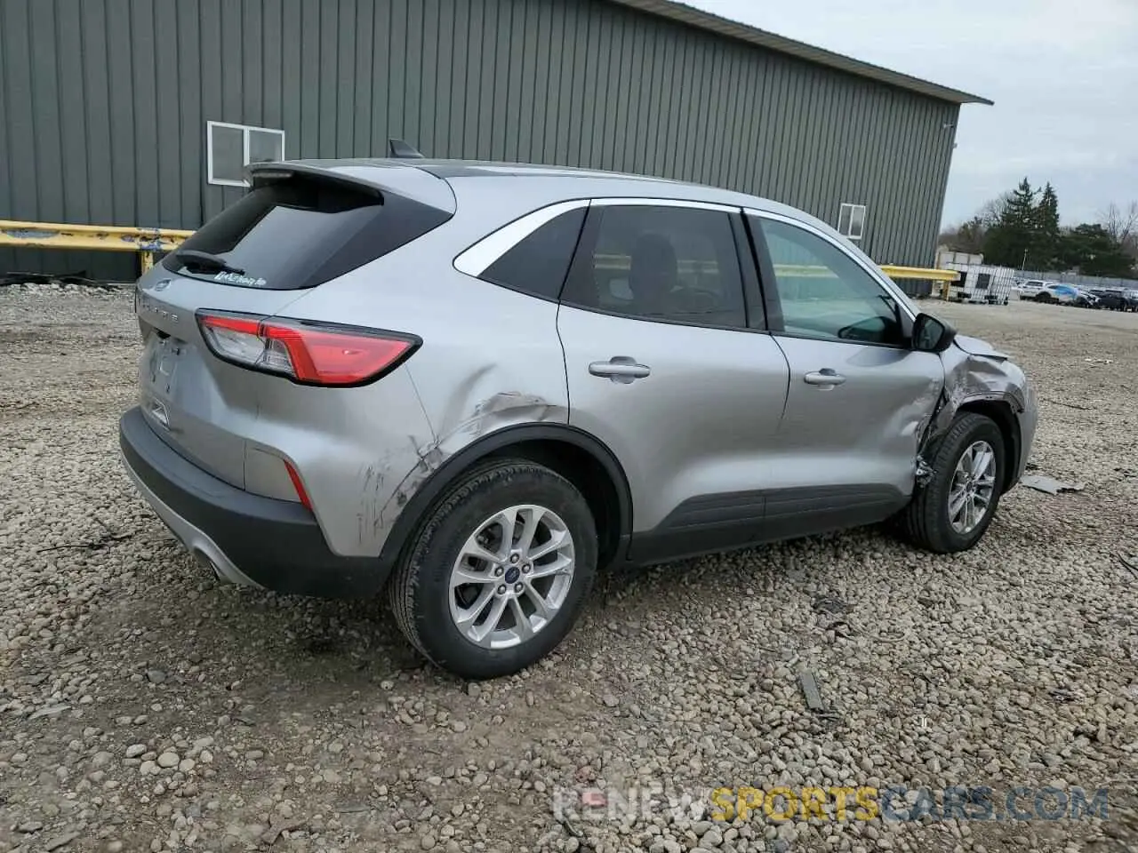 3 Photograph of a damaged car 1FMCU0G6XNUA46572 FORD ESCAPE 2022