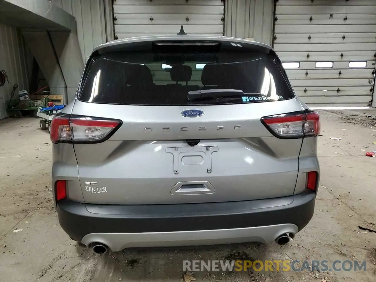 6 Photograph of a damaged car 1FMCU0G6XNUA46572 FORD ESCAPE 2022