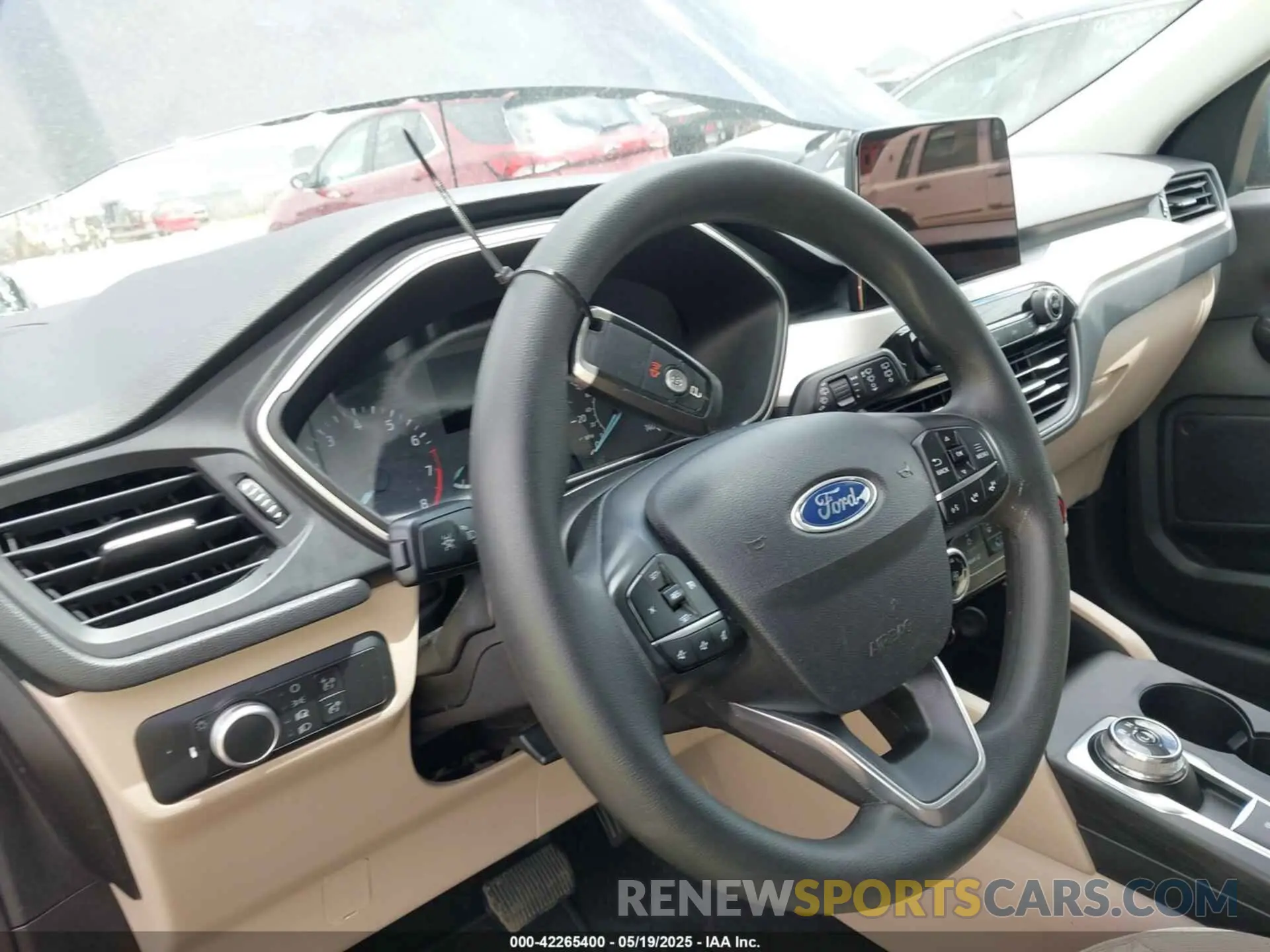 11 Photograph of a damaged car 1FMCU0G6XNUA47642 FORD ESCAPE 2022
